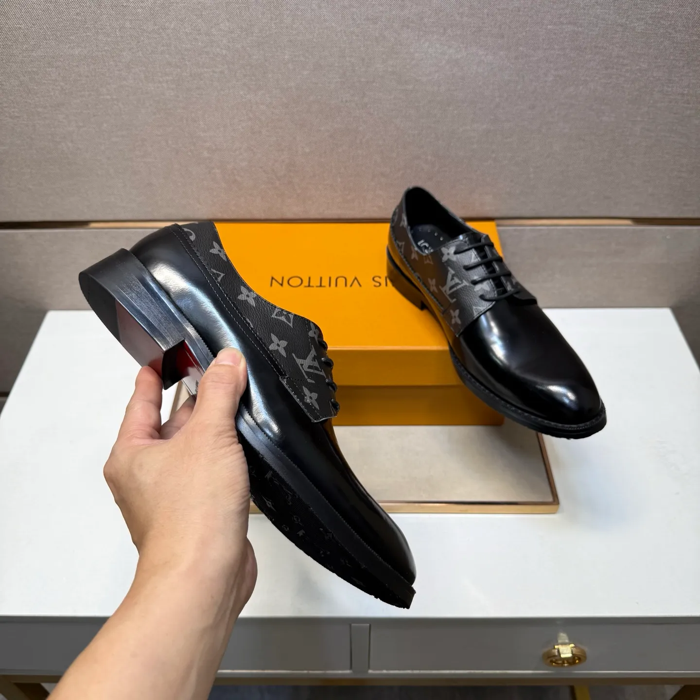Men's men's shoes 💰pp500 [LV～] Men's casual formal leather shoes 2025z cabinet sales simultaneously 🔶Size: 38-44 #️⃣ 🔷2 colors🔜The upper is made of cowhide stitching ➕Cowhide lining, comfortable and breathable, sole: original comfortable and wear-resistant outsole, ⚠️real thing📱photographed🎬real thing is better📢📢📢